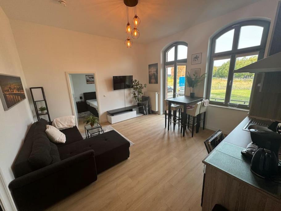 Apartment Mit Parkplatz Und Wifi Magdeburg Ngoại thất bức ảnh
